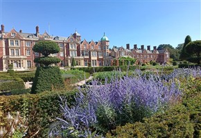 Marilyn Naunton-Evans