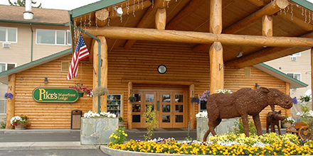 Pike’s Waterfront Lodge