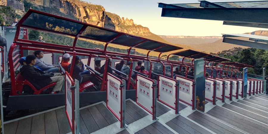 Spending a day in the breathtaking Blue Mountains