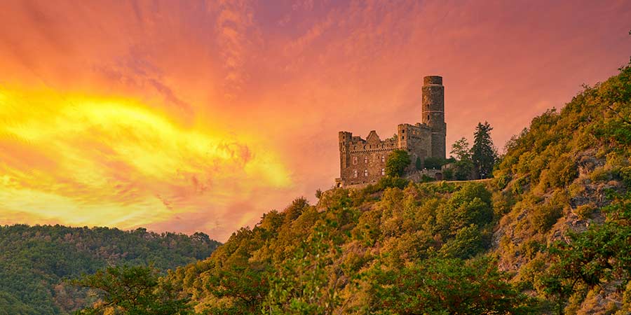 Sailing through the romantic Rhine Gorge