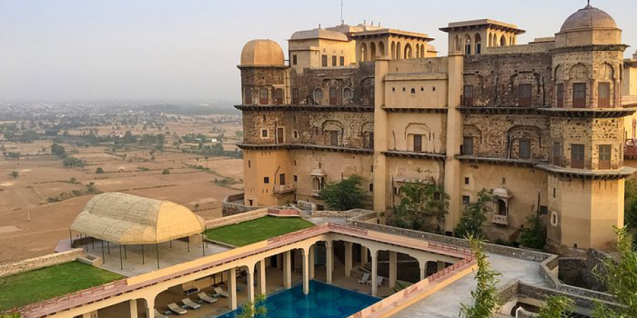 Tijara Fort Hotel, Tijara 
