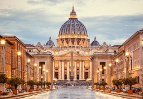 Evening Sightseeing Tour of Illuminated Rome by Spider Vintage Car