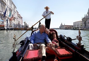 Private Gondola Ride with Prosecco