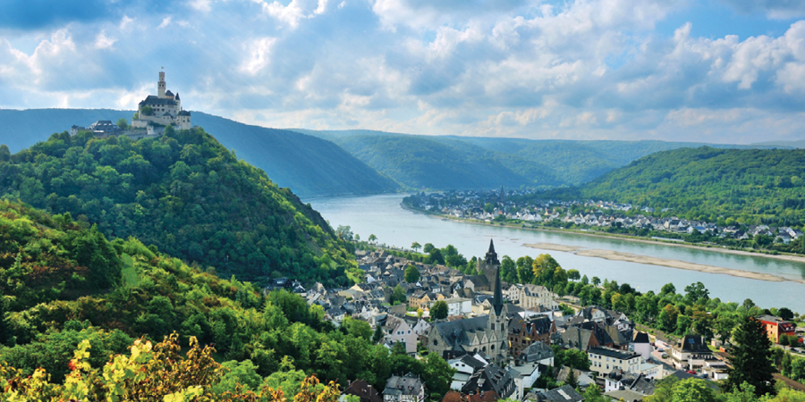 Sailing through the Rhine Gorge