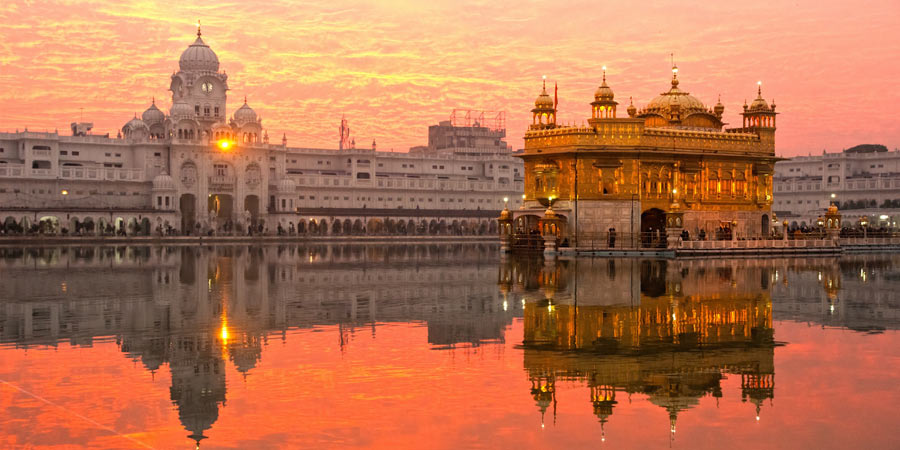 Visit the Golden Temple of Amritsar