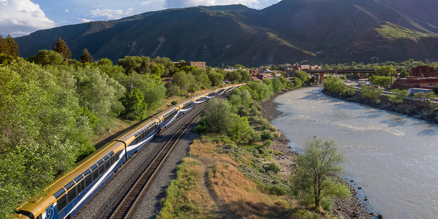 Journey between mountain peaks and deserts on Canyon Spirit