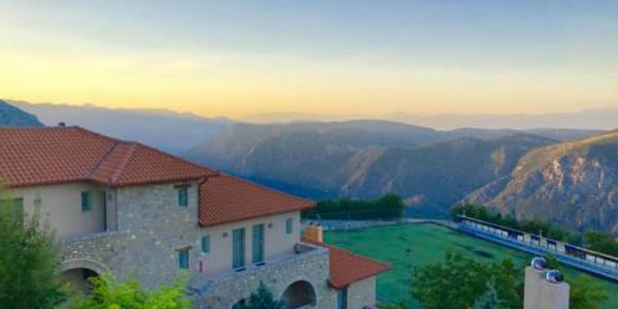 Aegli Arachova, Delphi