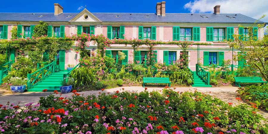 Enjoying the colorful oasis of Monet’s Garden