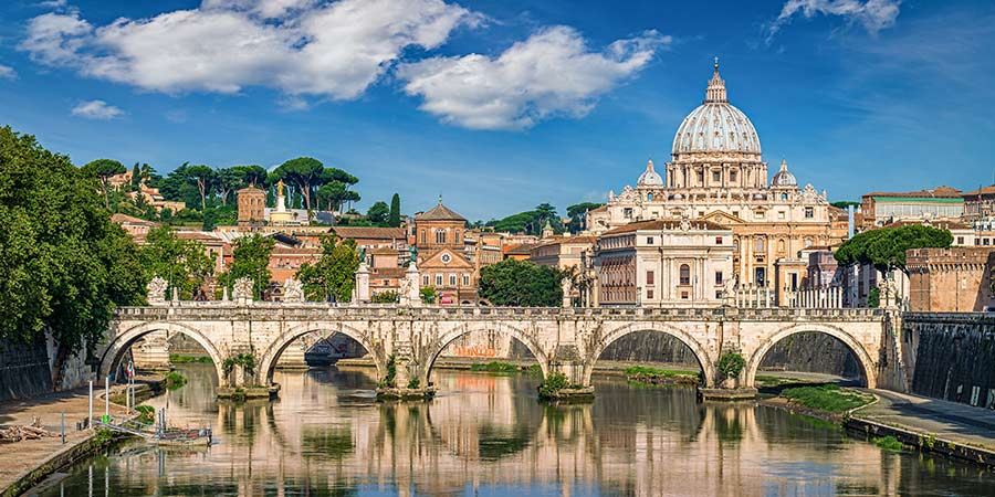 Admiring Vatican City and its museums