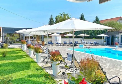 16 Lakes Hotel, Grabovac